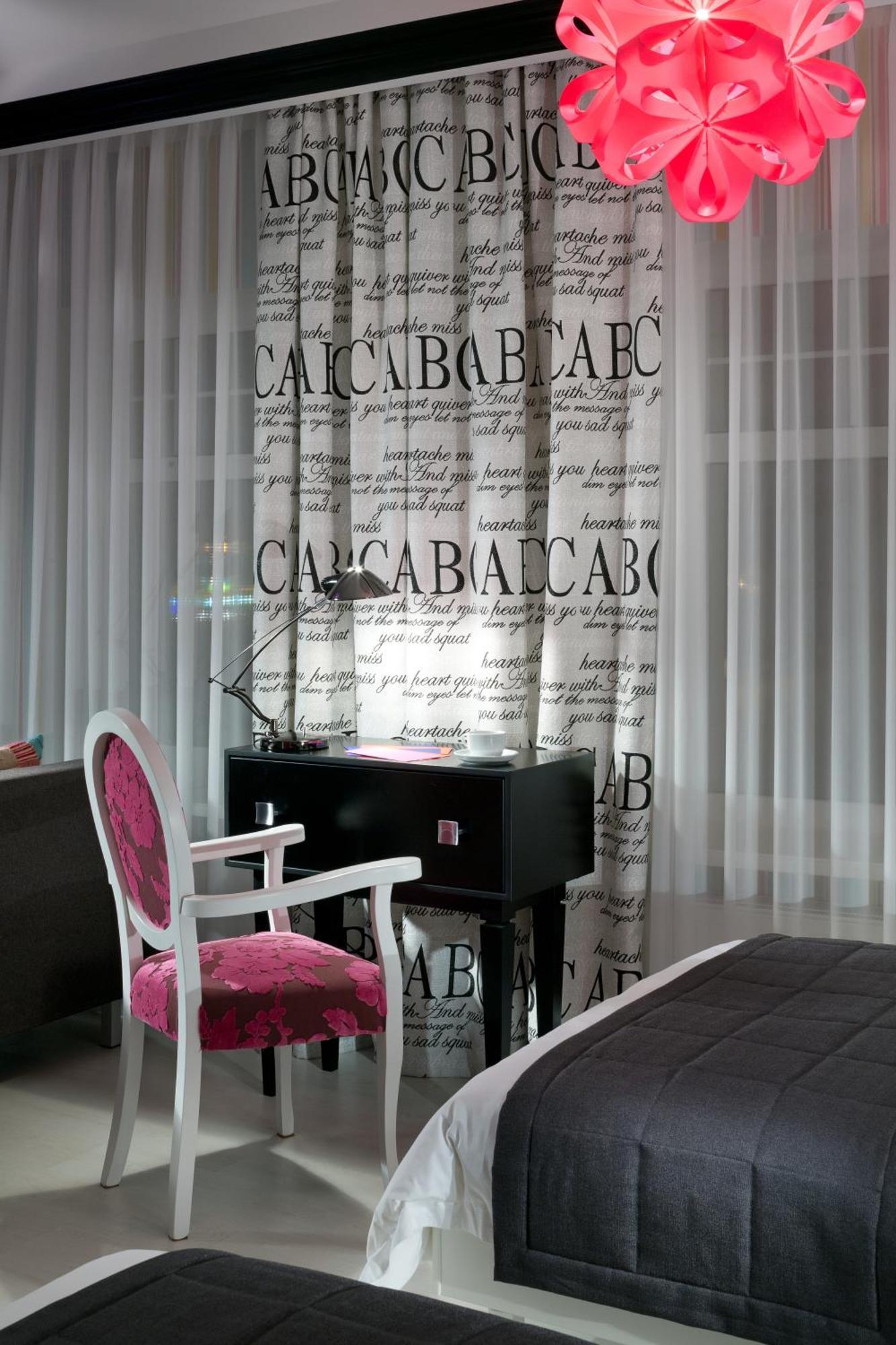 De Gaulle Boutique Hotel Charkiv Exteriör bild