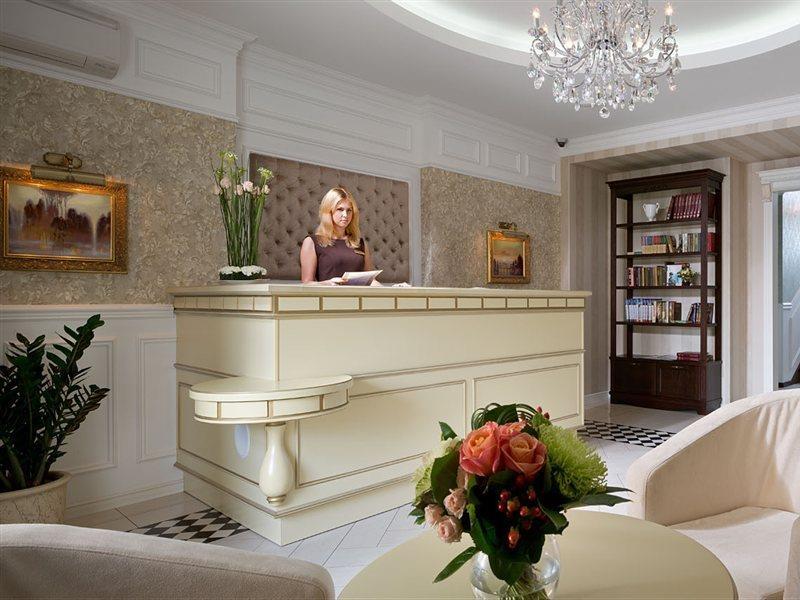 De Gaulle Boutique Hotel Charkiv Exteriör bild