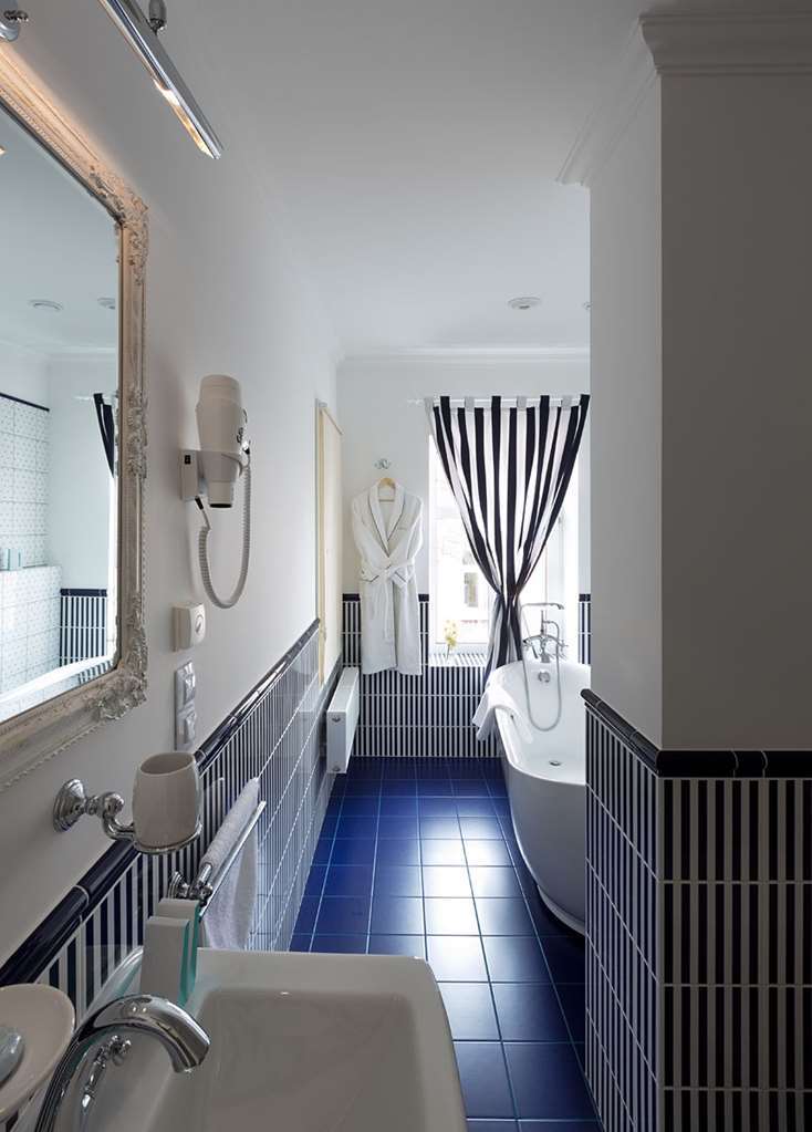 De Gaulle Boutique Hotel Charkiv Rum bild