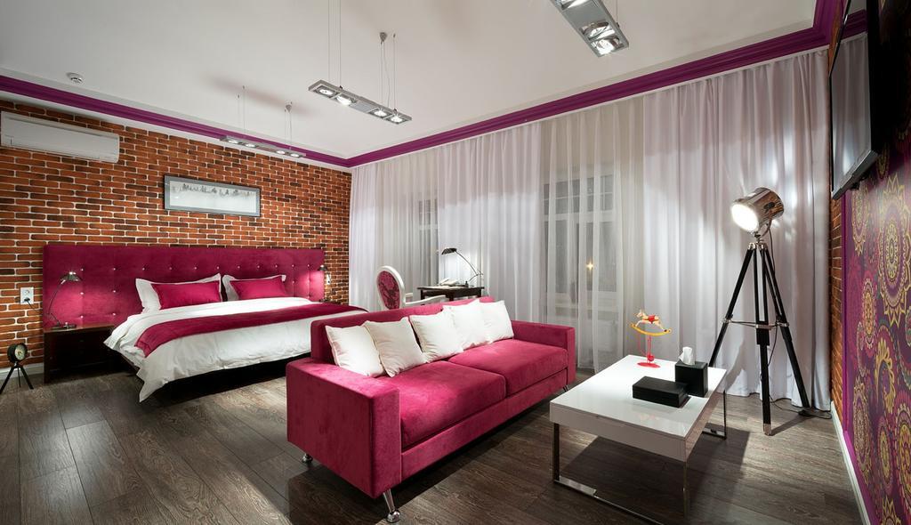 De Gaulle Boutique Hotel Charkiv Rum bild
