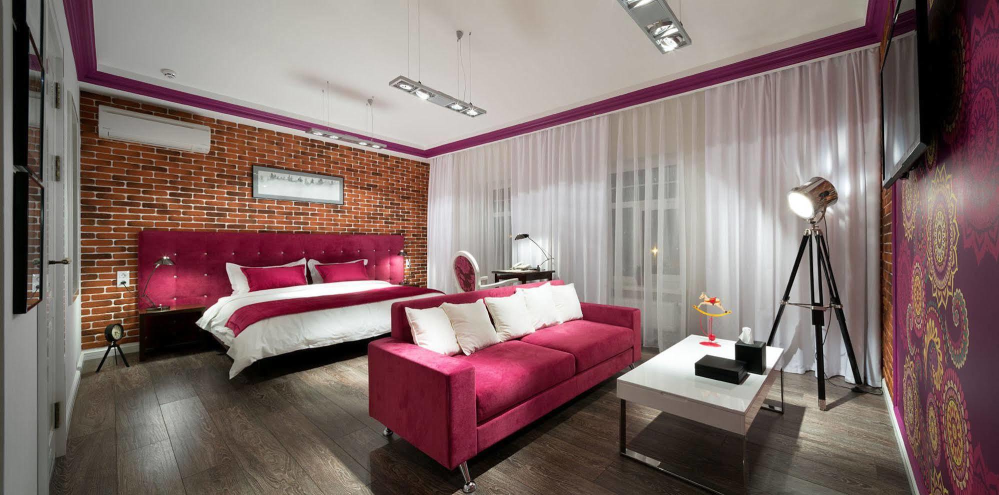De Gaulle Boutique Hotel Charkiv Exteriör bild