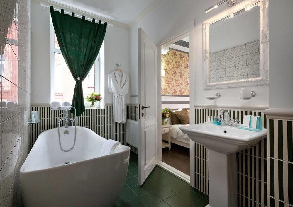 De Gaulle Boutique Hotel Charkiv Exteriör bild